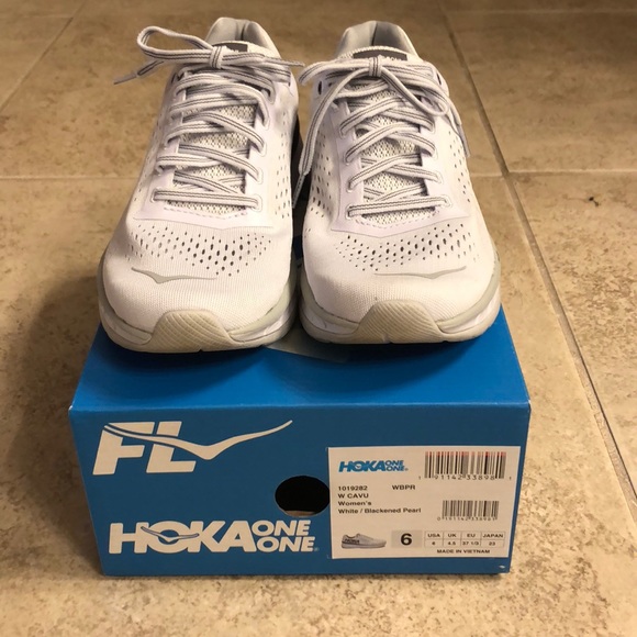 hoka cavu women's